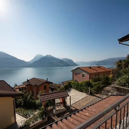 Lägenhet 2-bedroom Lakeview Mastena Belvedere San Siro (Lombardy)