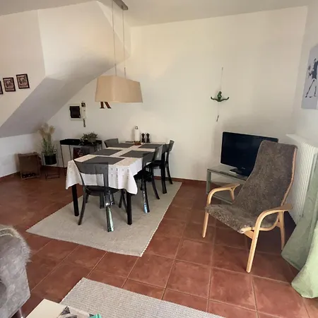 2-bedroom Lakeview Mastena Belvedere شقة